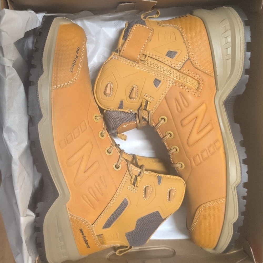 New Balance Men's Contour Safety Boot-  Wheat Size 10